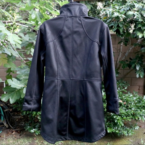 Zella jacket - Picture 3 of 5